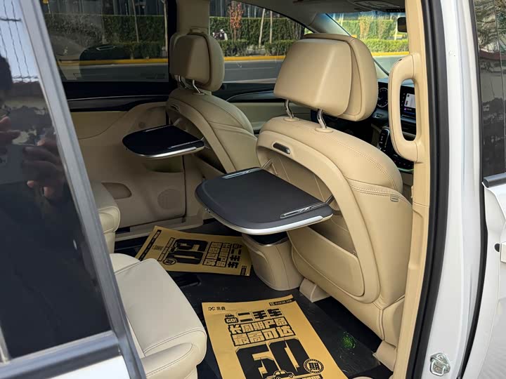 Фото 23 - Buick GL8 ES