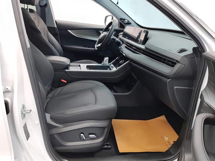 Фото 8 - Chery Tiggo 8