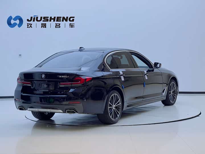 Фото 12 - BMW 5 Series