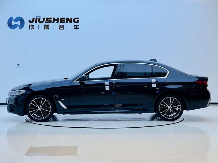 Фото 3 - BMW 5 Series