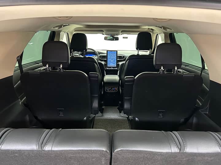 Фото 13 - Ford Explorer