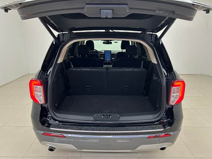 Фото 14 - Ford Explorer