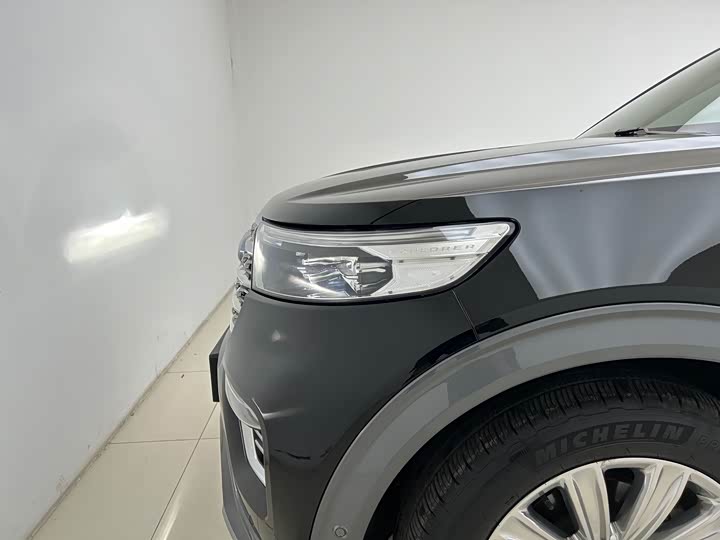 Фото 16 - Ford Explorer