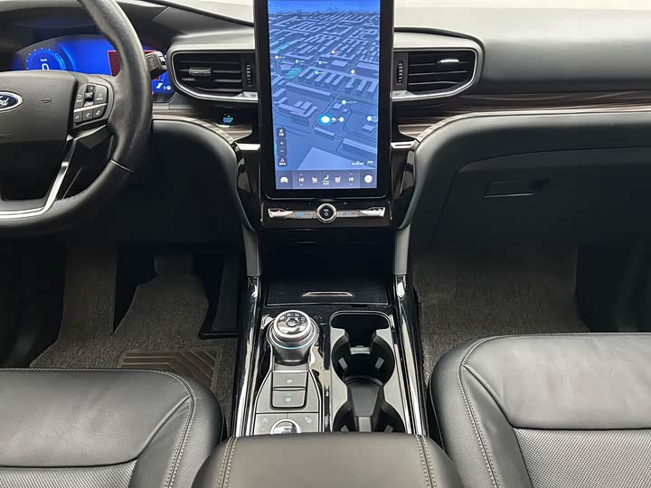 Фото 9 - Ford Explorer