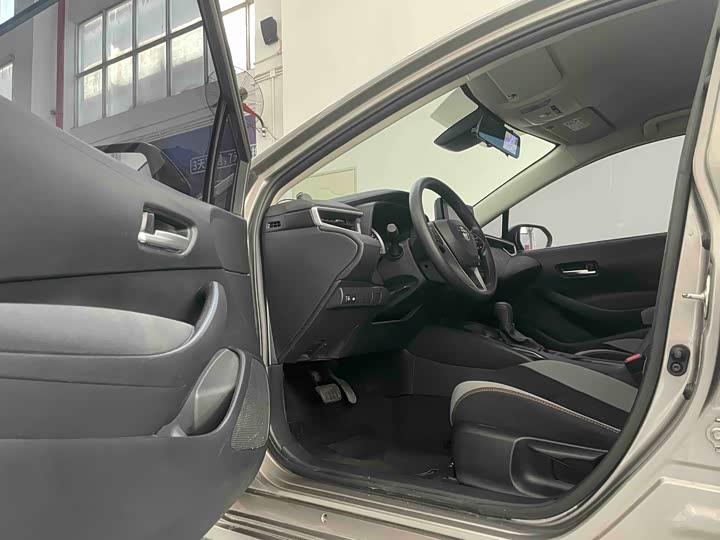 Фото 15 - Toyota Corolla