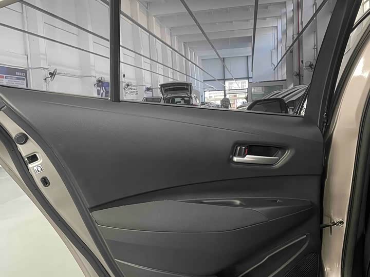 Фото 17 - Toyota Corolla