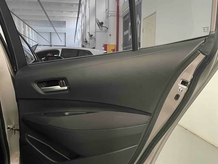 Фото 24 - Toyota Corolla