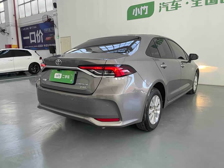 Фото 5 - Toyota Corolla