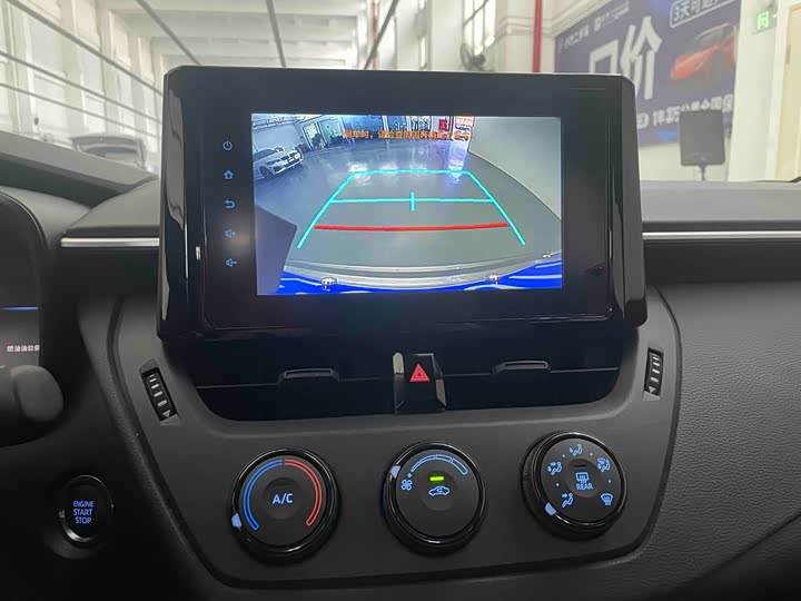 Фото 9 - Toyota Corolla