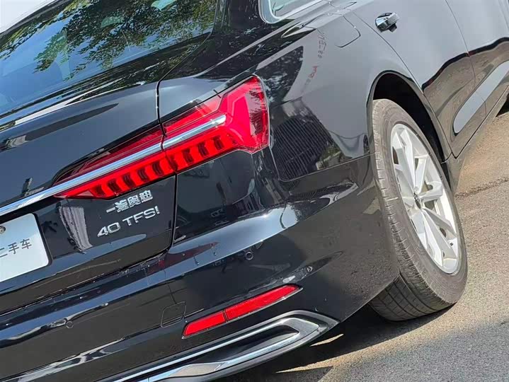 Фото 11 - Audi A6L