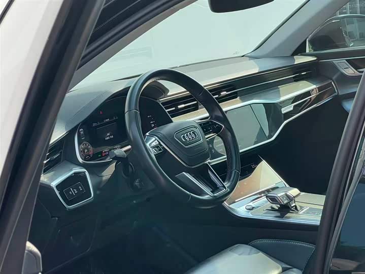 Фото 20 - Audi A6L