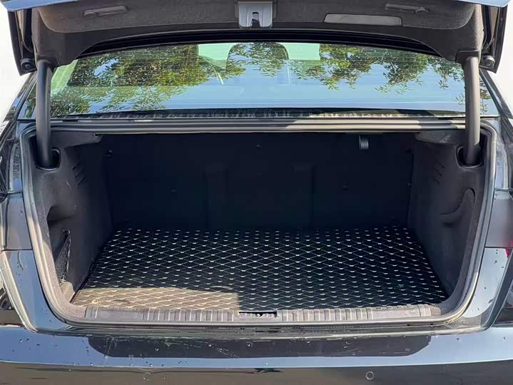 Фото 28 - Audi A6L