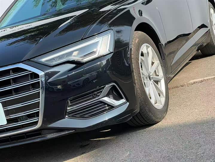 Фото 7 - Audi A6L