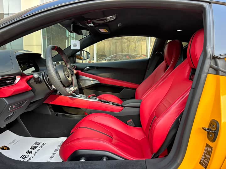 Фото 3 - Lotus Emira