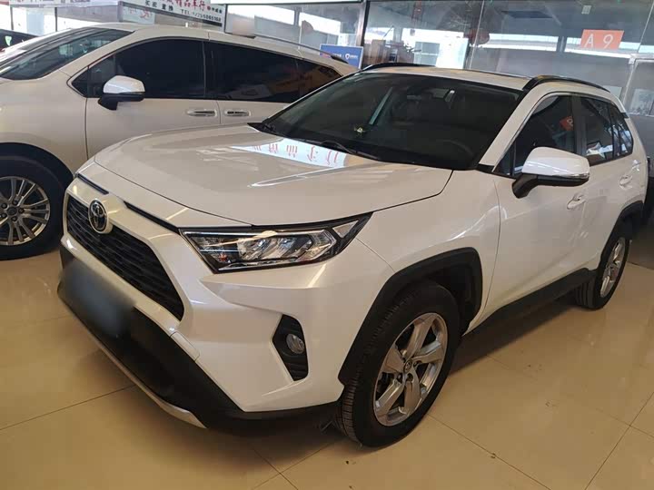 Фото 2 - Toyota RAV4