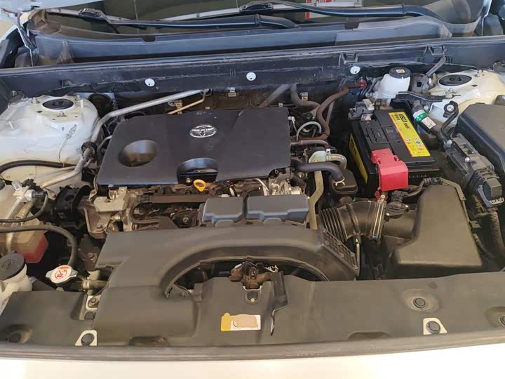 Фото 20 - Toyota RAV4