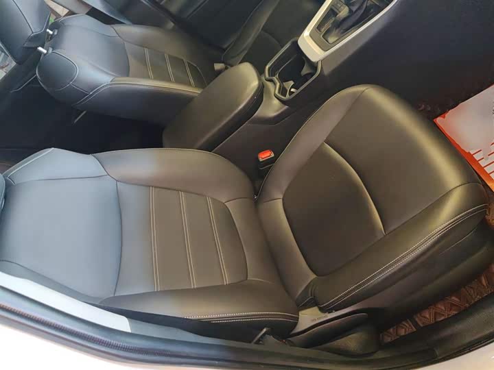 Фото 25 - Toyota RAV4