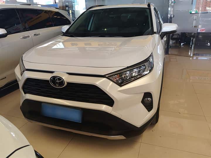 Фото 3 - Toyota RAV4