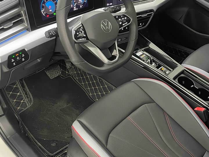 Фото 17 - Volkswagen Lamando L