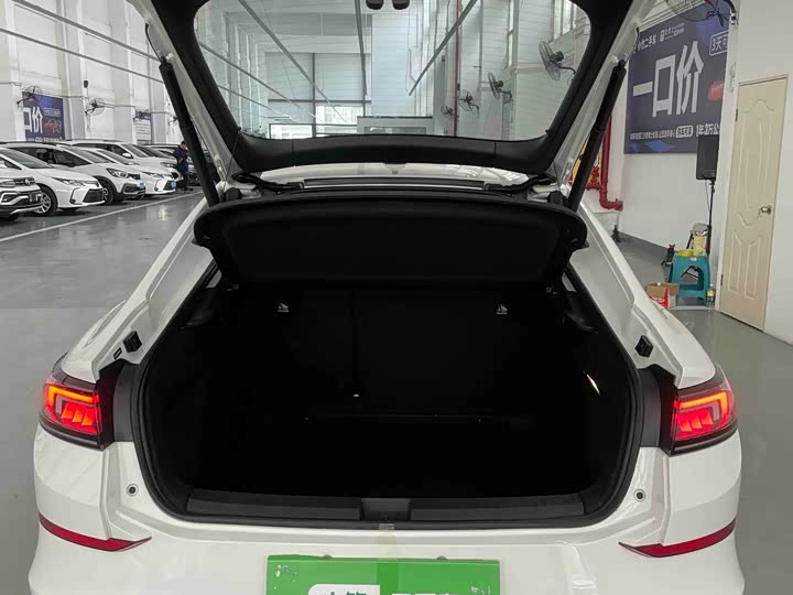 Фото 24 - Volkswagen Lamando L