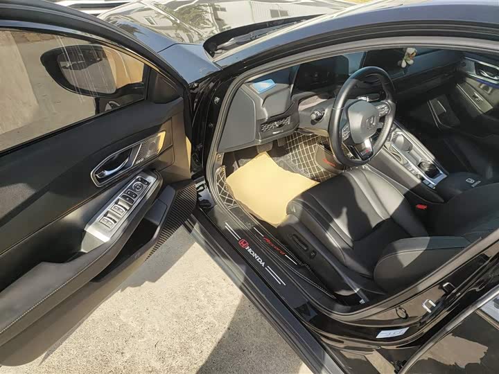 Фото 16 - Honda Accord