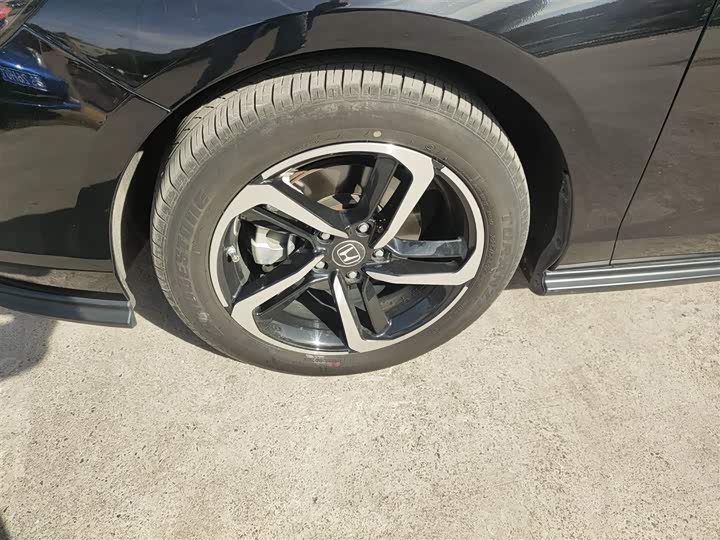 Фото 23 - Honda Accord