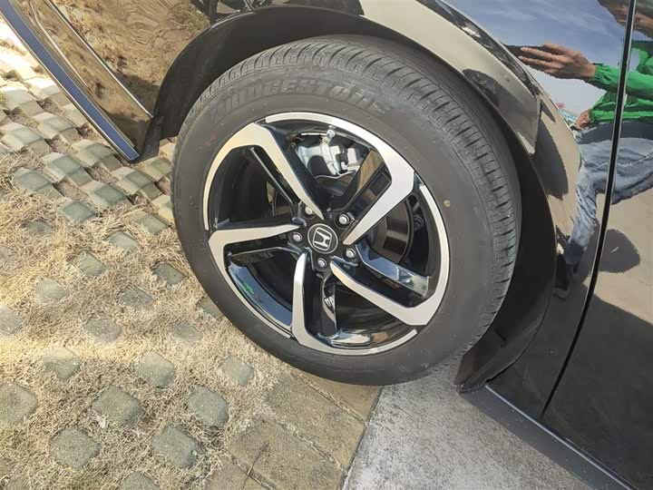 Фото 26 - Honda Accord