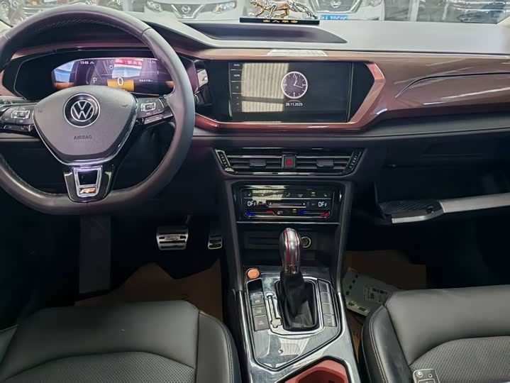 Фото 8 - Volkswagen Tharu