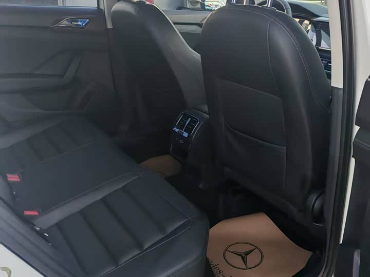 Фото 9 - Volkswagen Tharu