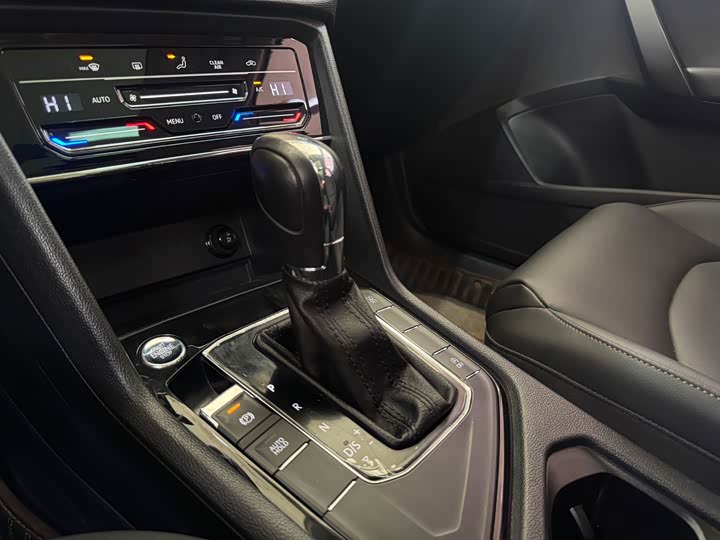 Фото 13 - Volkswagen Tharu