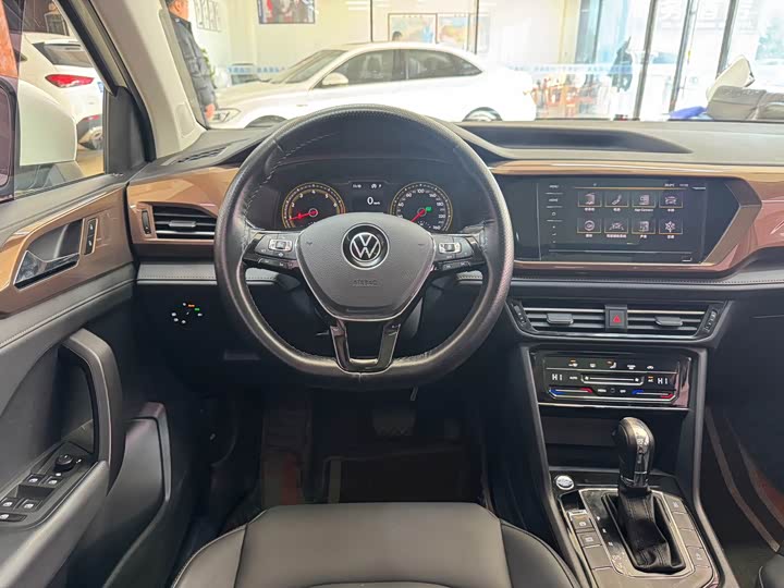 Фото 16 - Volkswagen Tharu