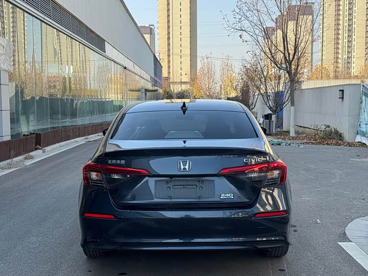 Фото 8 - Honda Civic