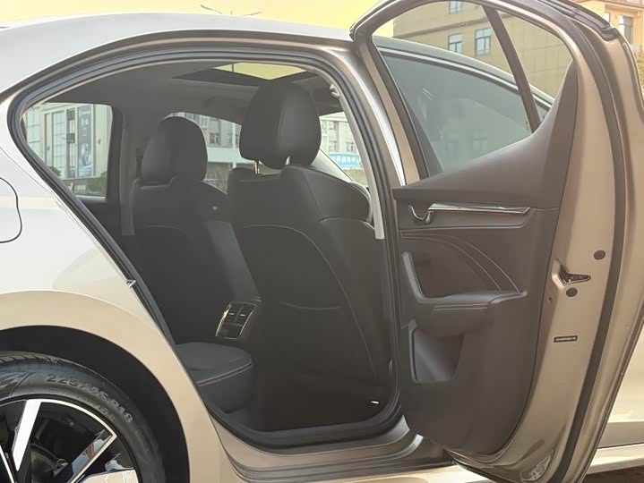 Фото 13 - Skoda Octavia Pro