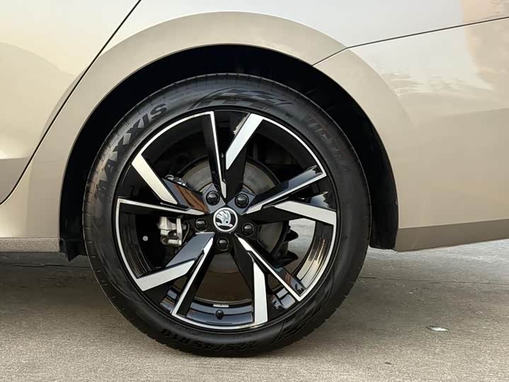 Фото 7 - Skoda Octavia Pro