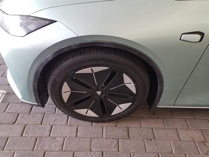 Фото 23 - Changan Deepal SL03