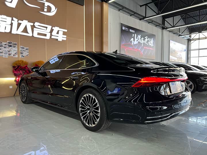 Фото 12 - Audi A7L