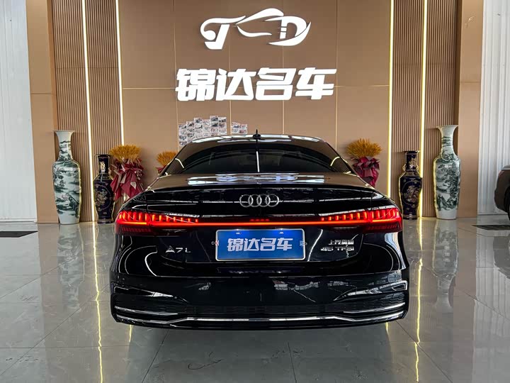 Фото 13 - Audi A7L