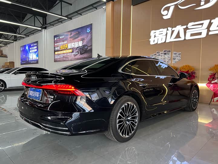 Фото 14 - Audi A7L