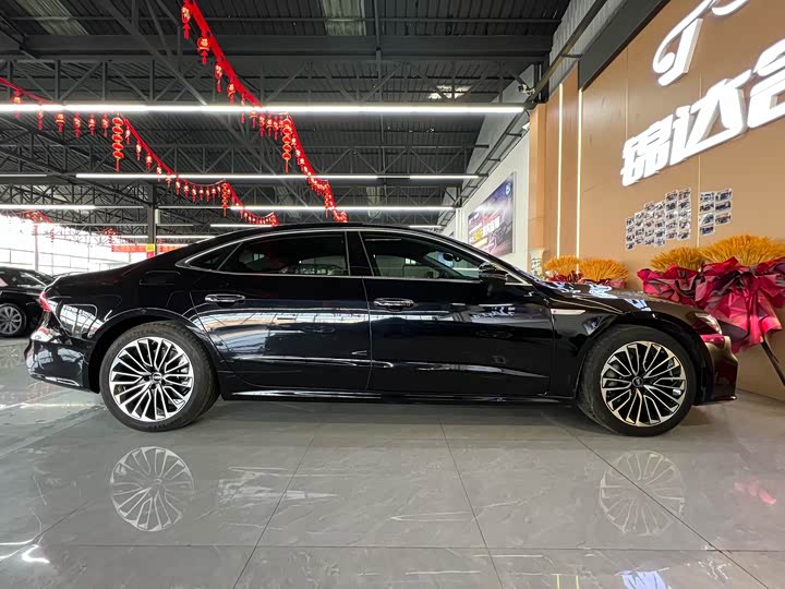 Фото 16 - Audi A7L