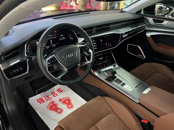 Фото 7 - Audi A7L