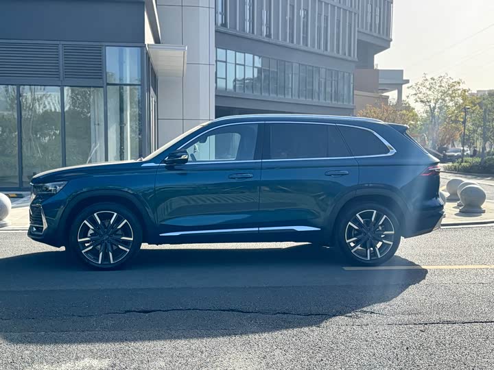 Фото 10 - Geely Monjaro