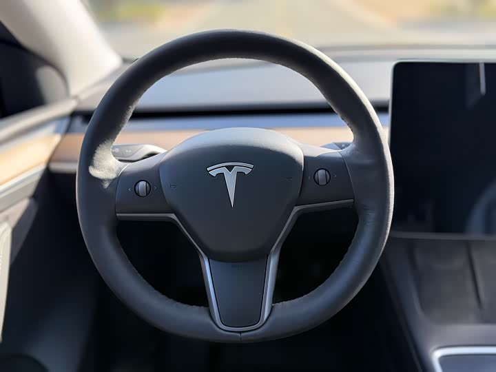 Фото 11 - Tesla Model Y