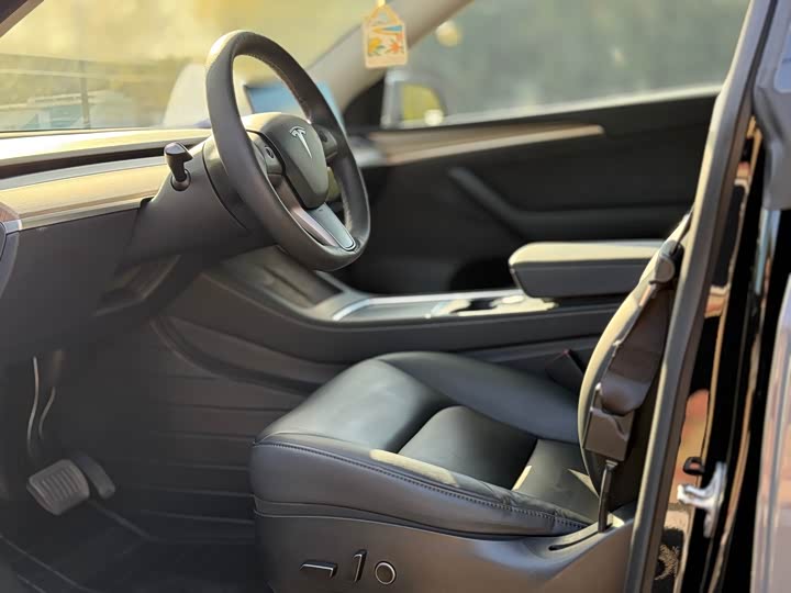 Фото 4 - Tesla Model Y