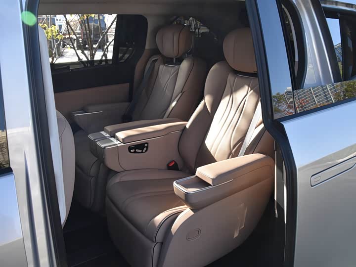 Фото 10 - XPeng X9