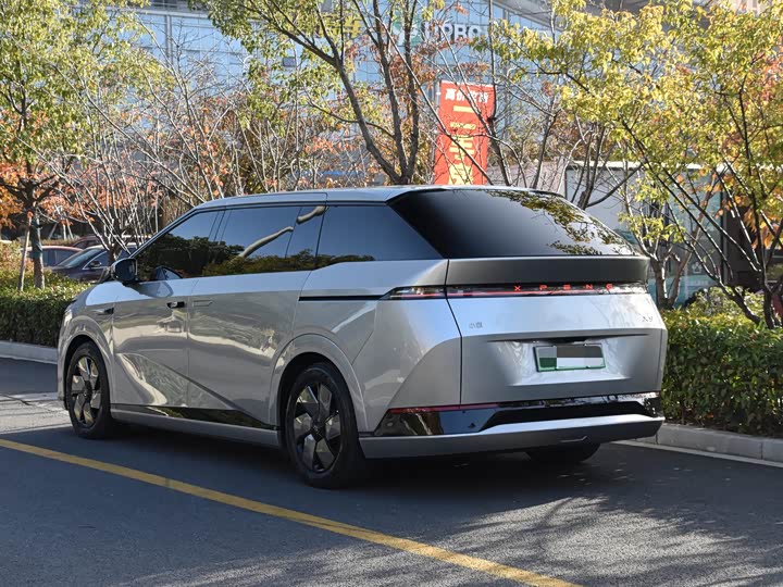 Фото 3 - XPeng X9