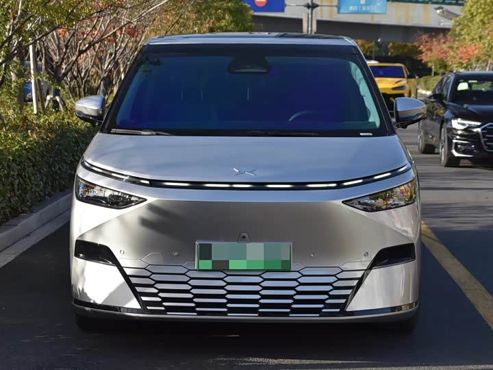 Фото 4 - XPeng X9