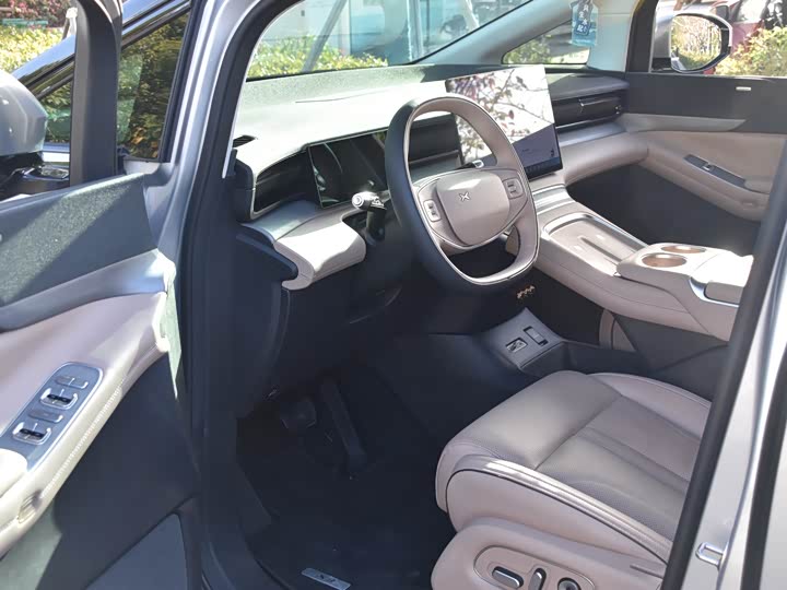 Фото 8 - XPeng X9