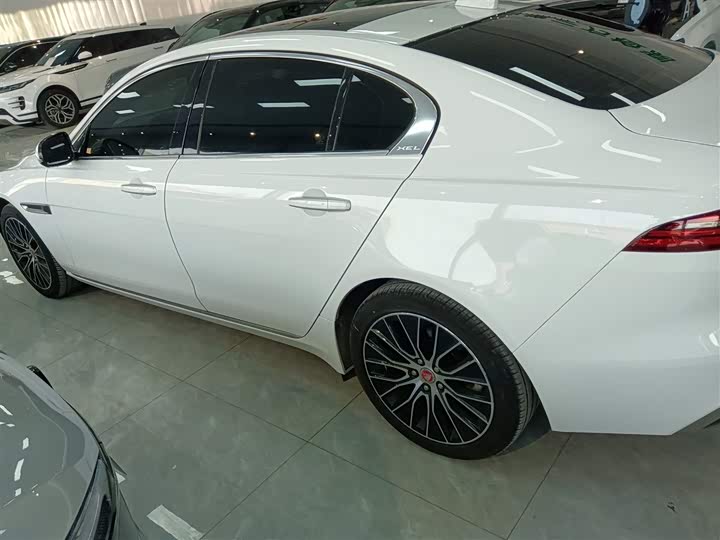 Фото 5 - Jaguar XE L