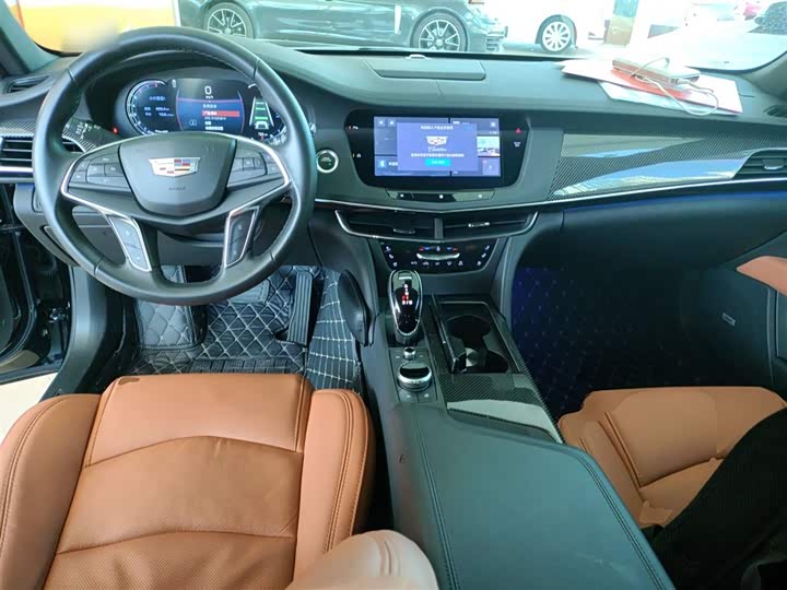 Фото 10 - Cadillac CT6