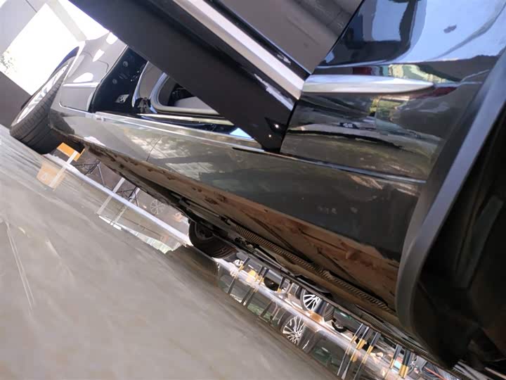 Фото 21 - Cadillac CT6